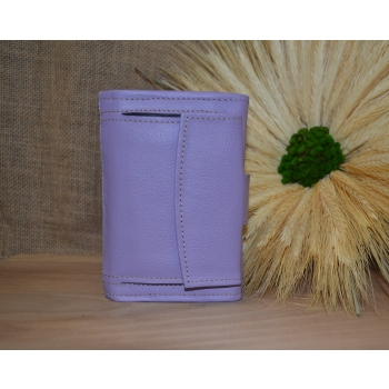 Portfel mały skórzany fioletowy z kwiatowym kolorowym haftem .